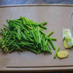 Cách làm tôm tích xào hẹ