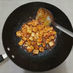 Cách làm tôm xào đậu hũ cay thơm