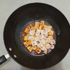 Cách làm tôm xào đậu hũ cay thơm