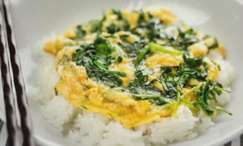 Cách làm trứng chiên hẹ