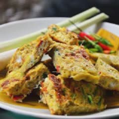 Cách làm trứng chiên lá chuối