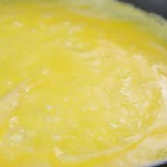 Cách làm trứng chiên nhân kem