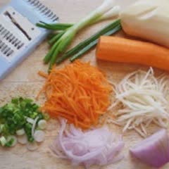 Cách làm trứng chiên rau củ