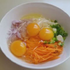 Cách làm trứng chiên rau củ
