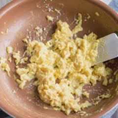Cách làm Trứng chiên sữa phô mai
