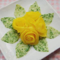 Cách làm trứng cuộn hoa hồng