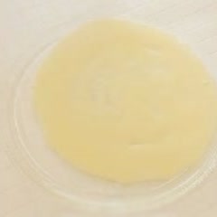 Cách Làm Trứng Cuộn Kem Dâu Tây Bằng Lò Vi Sóng