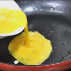 Cách làm Trứng Cuộn Ngải Cứu không bị đắng, cho bữa cơm