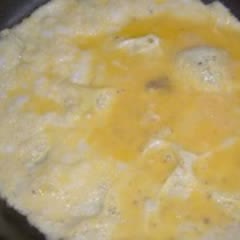 Cách làm trứng cuộn thịt xông khói với phô mai