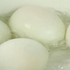 Cách làm Trứng kho nước tương Maggi