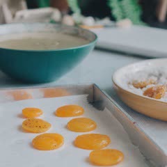 Cách làm Trứng muối vị thảo mộc