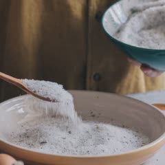 Cách làm Trứng muối vị thảo mộc