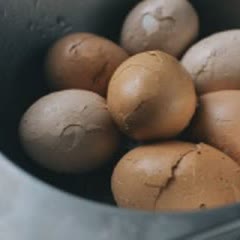 Cách làm trứng ngâm tương thảo mộc