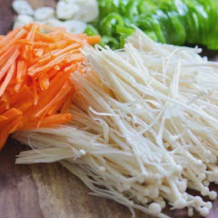 Cách làm Trứng xào nấm cà rốt