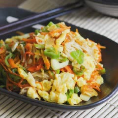 Cách làm Trứng xào nấm cà rốt