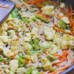 Cách làm Trứng xào nấm cà rốt