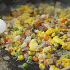 Cách Làm Cơm Chiên Thập Cẩm Đơn Giản Ngon Miệng