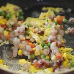 Cách Làm Cơm Chiên Thập Cẩm Đơn Giản Ngon Miệng