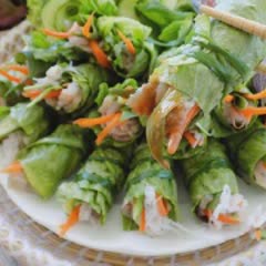 Cách làm xà lách cuộn thịt luộc