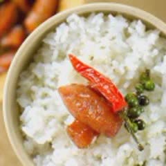 Cách làm Xúc xích Việt xông khói kho tiêu