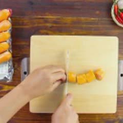 Cách làm Xúc xích vườn bia kho trứng cút