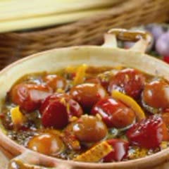 Cách làm Xúc xích vườn bia kho trứng cút