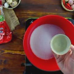 Cách làm Xúc xích vườn bia kho trứng cút