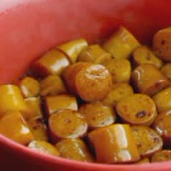 Cách làm Xúc xích vườn bia kho trứng cút