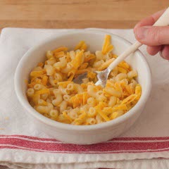 Cách làm Macaroni and Cheese - Nui nấu phô mai bằng lò vi sóng