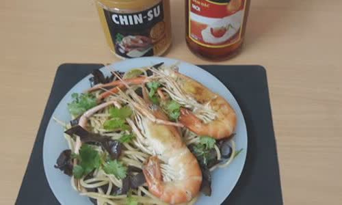 Cách làm Mì Spaghetti Xào Nấm Tôm Càng Xanh mới lạ 