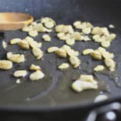Cách làm Mì Ý sốt rau bina