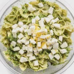 Cách làm nui nơ sốt pesto cải xoăn