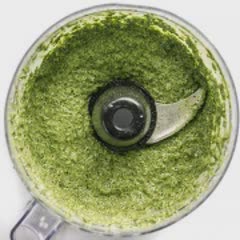 Cách làm nui nơ sốt pesto cải xoăn