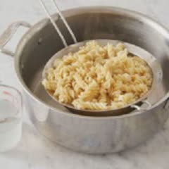 Cách làm nui sốt tôm