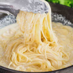 Cách làm Pasta Alfredo thơm ngon chuẩn vị Ý cho gia đình