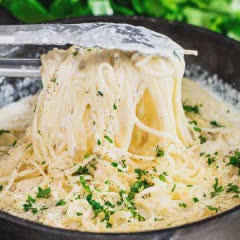 Cách làm Pasta Alfredo thơm ngon chuẩn vị Ý cho gia đình