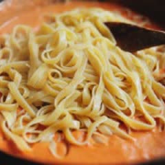 Cách làm Pasta Sốt Cà Chua Kem phô mai béo ngậy hấp dẫn