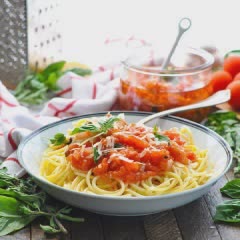 Cách làm Sốt cà chua húng quế cho Pasta