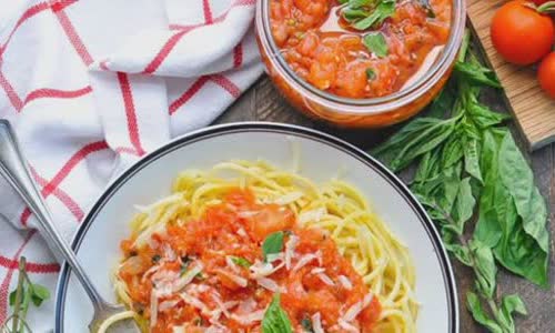 Cách làm Sốt cà chua húng quế cho Pasta