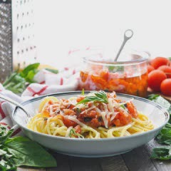 Cách làm Sốt cà chua húng quế cho Pasta