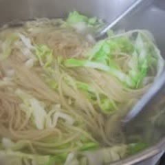Cách Làm Spaghetti Bắp Cải Cá Mặn Giàu Dinh Dưỡng