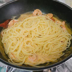 Cách Làm Spaghetti Sốt Tôm Kem Thơm Ngon Hấp Dẫn