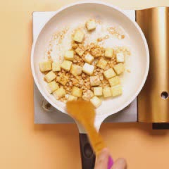 Cách làm Đậu Hũ Xào Đậu Phộng bùi thơm, siêu hấp dẫn 