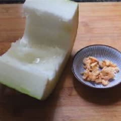 Cách làm Bí Đao Xào Xúc Xích tôm khô cho bữa cơm gia đình