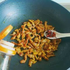 Cách làm bò xào ớt sừng cay thơm