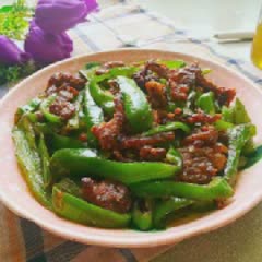 Cách làm bò xào ớt sừng cay thơm