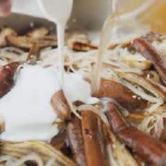 Cách Làm Cà Tím Xào Hành Tây Đơn Giản Thơm Ngon