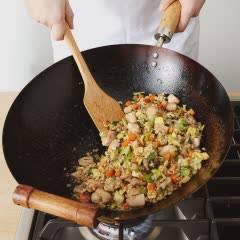 Cách làm Cơm Chiên Tôm Rau Củ thơm ngon, đơn giản 