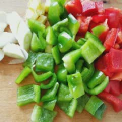 Cách làm Củ Sen Xào Ớt Chuông Thanh Đạm cho bữa ăn chay