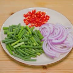 Cách làm Mực Xào Hành Giòn Cay tươi ngon ăn cùng cơm nóng